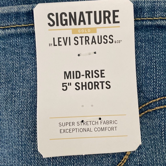 Levi Strauss Mid Rise Cuffed jean shorts Size 28/6. NWT - Picture 7 of 10